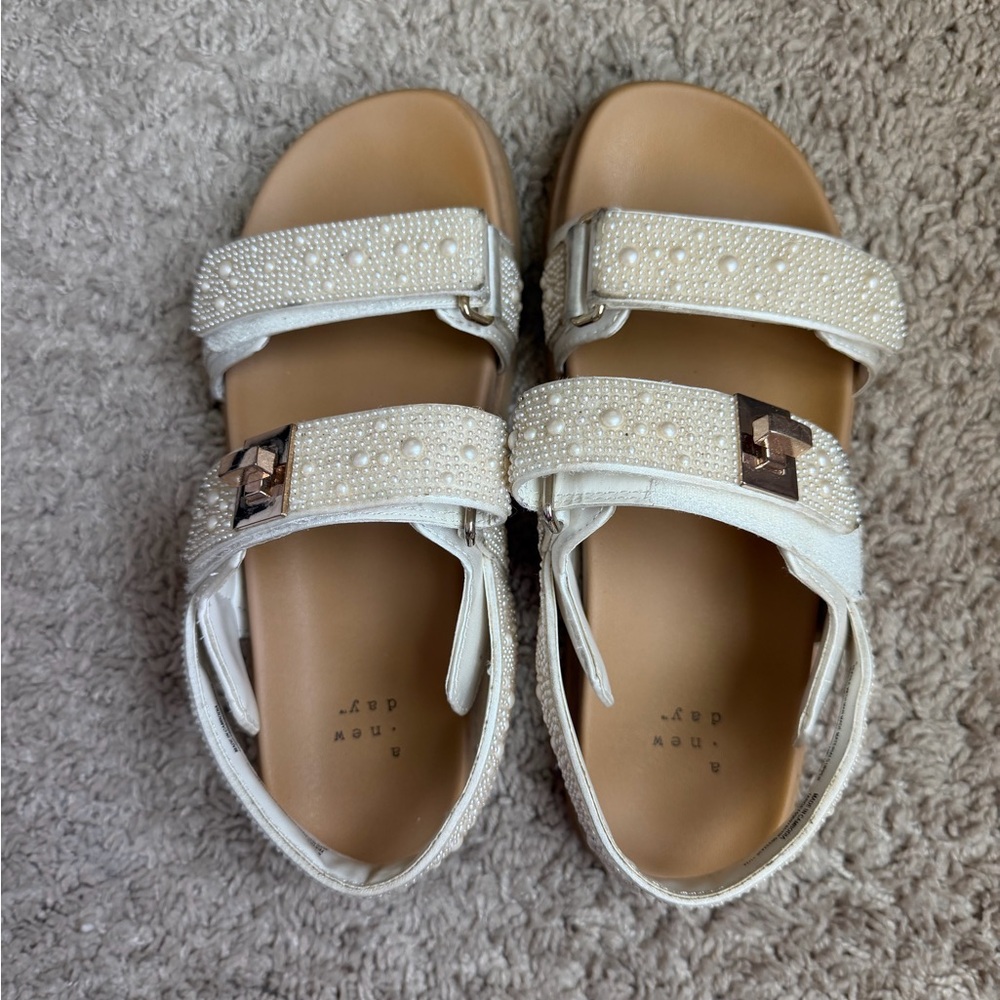 A New Day sandals. Women’s Size 6!